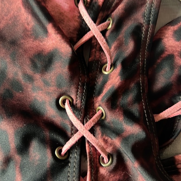 Sauvage Animal Print Side Lace One Piece Size Small Pink & Brown - Picture 14 of 14